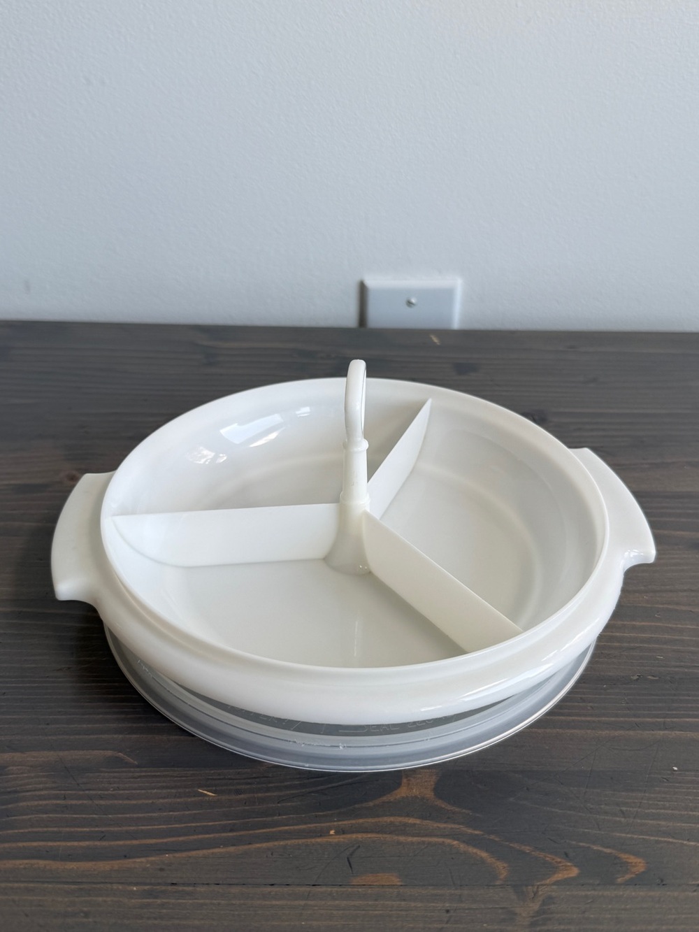 Vintage  Tupperware Suzette 3 section divided dish